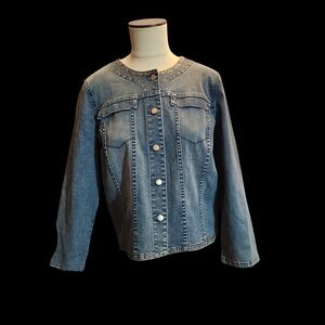 Chicos Blue Jean Denim Cropped Denim Jacket With Rivet Accents Sz 1